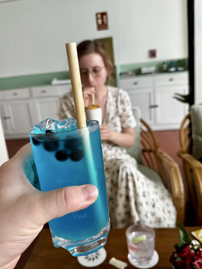Die Cocktailkarte ist farbenfroh