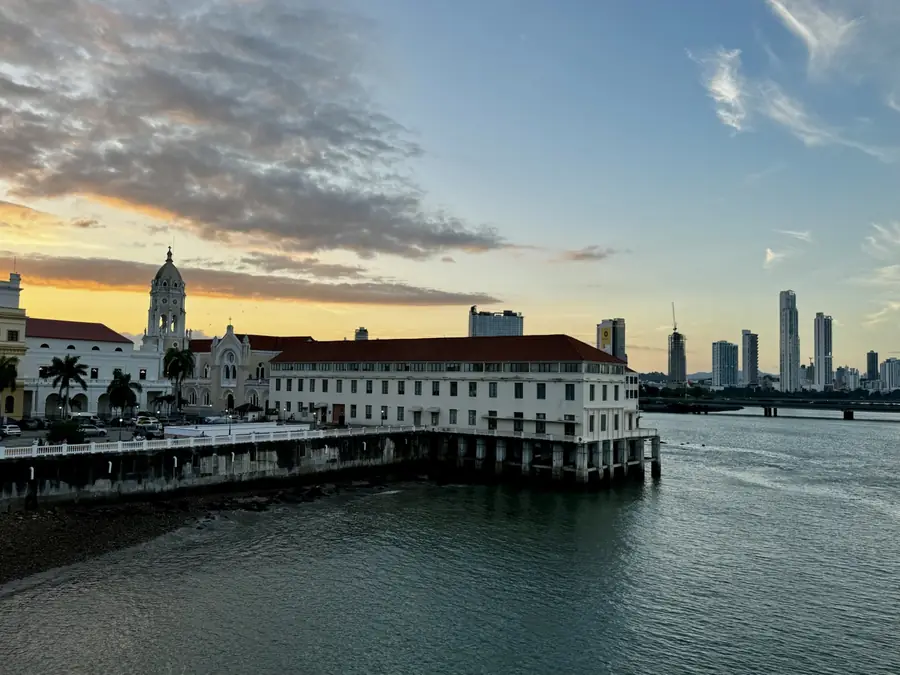Sonnenuntergang über den Dächern der Altstadt