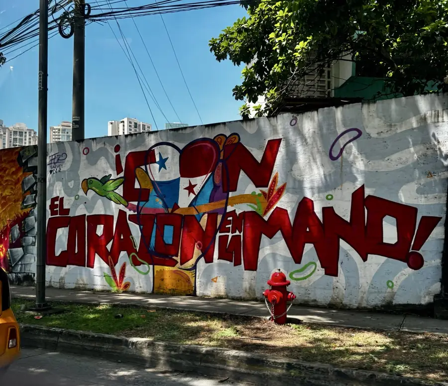 Graffiti Con el corazón en la mano